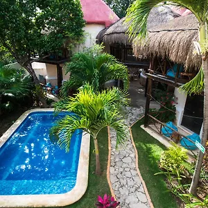 Hotel Uolis Nah ***