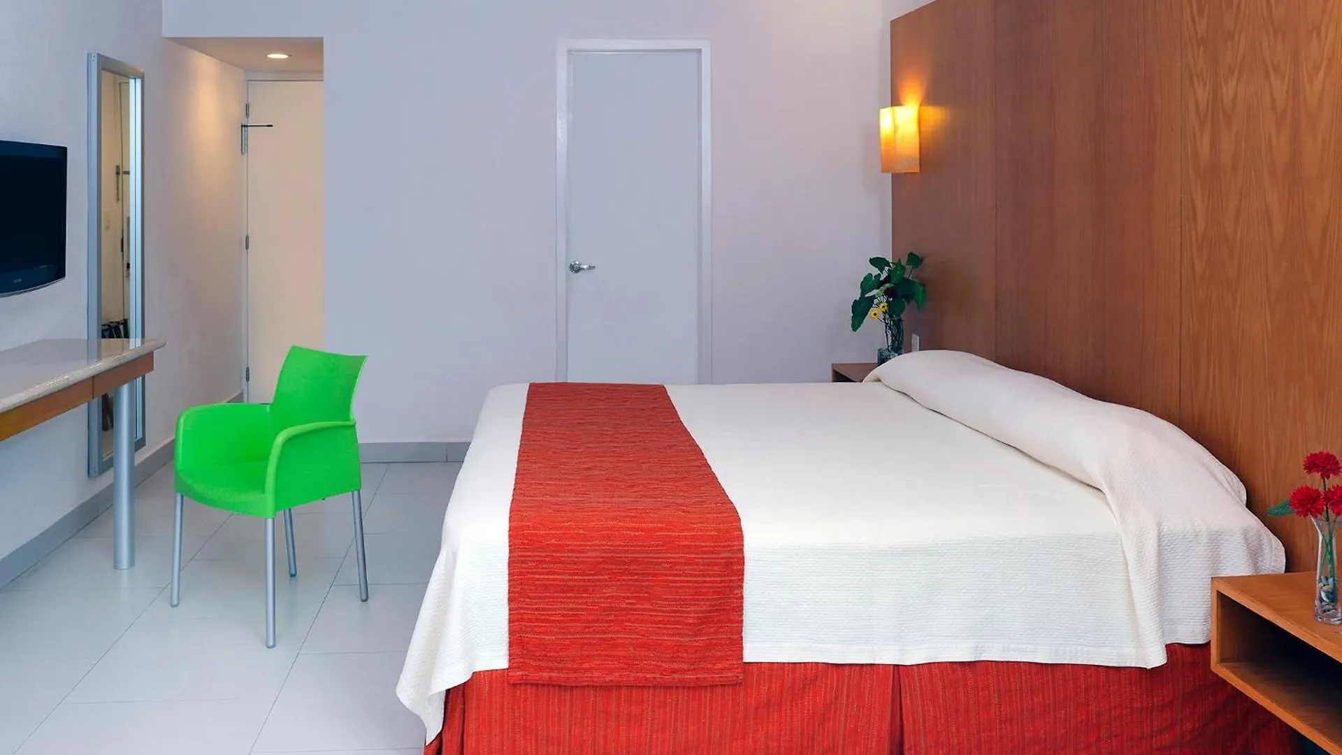 Adhara Express Hotel Cancún 3*,