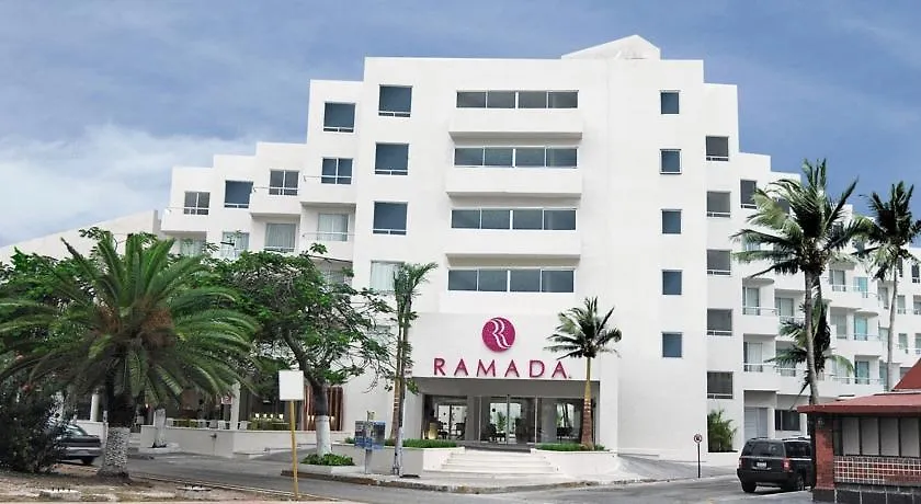 Adhara Express Hotel Cancún 3*,