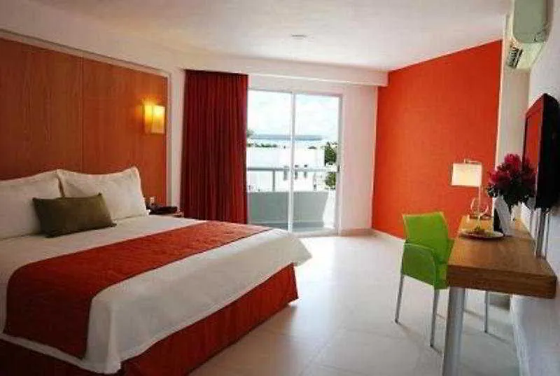 Adhara Express Hotel Cancún