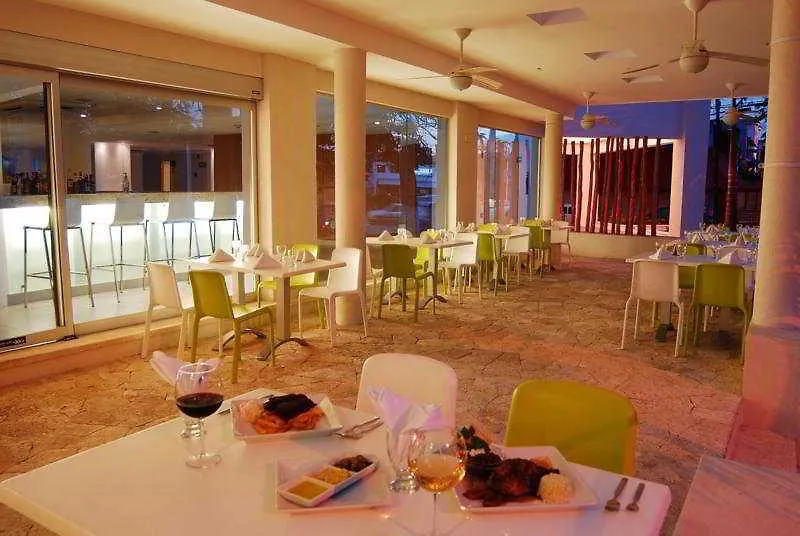 Adhara Express Hotel Cancún