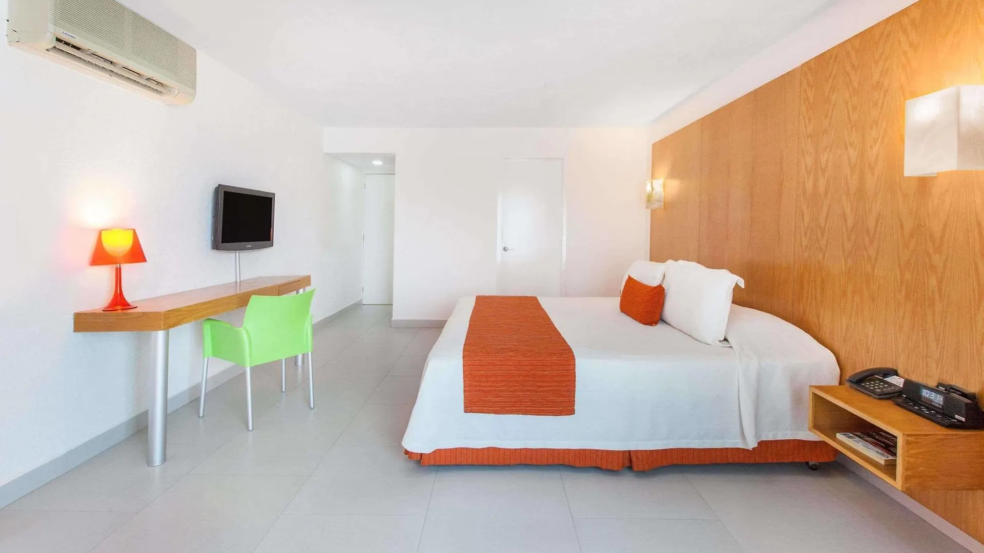 Adhara Express Hotel Cancún